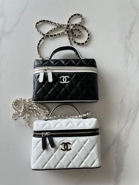Picture of Chanel Handbags _SKUfw240793925fw